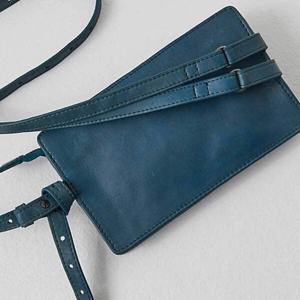 Free People Alley Leather Wallet in Lagoon NWOT - Picture 4 of 15